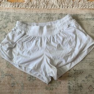 White hotty hot lululemon shorts 2.5 in.